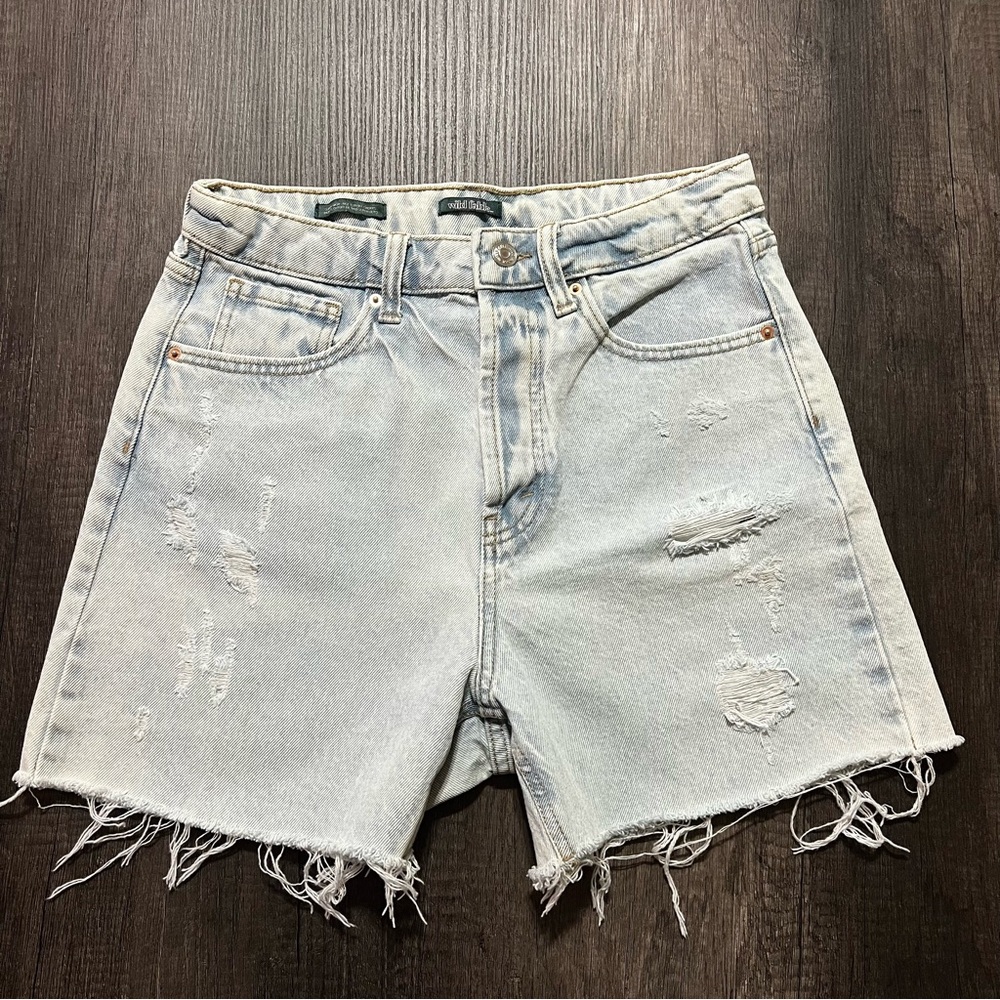 Wild Fable Distressed Super High-Rise Light Blue Jean Cut-Off Shorts Size 6